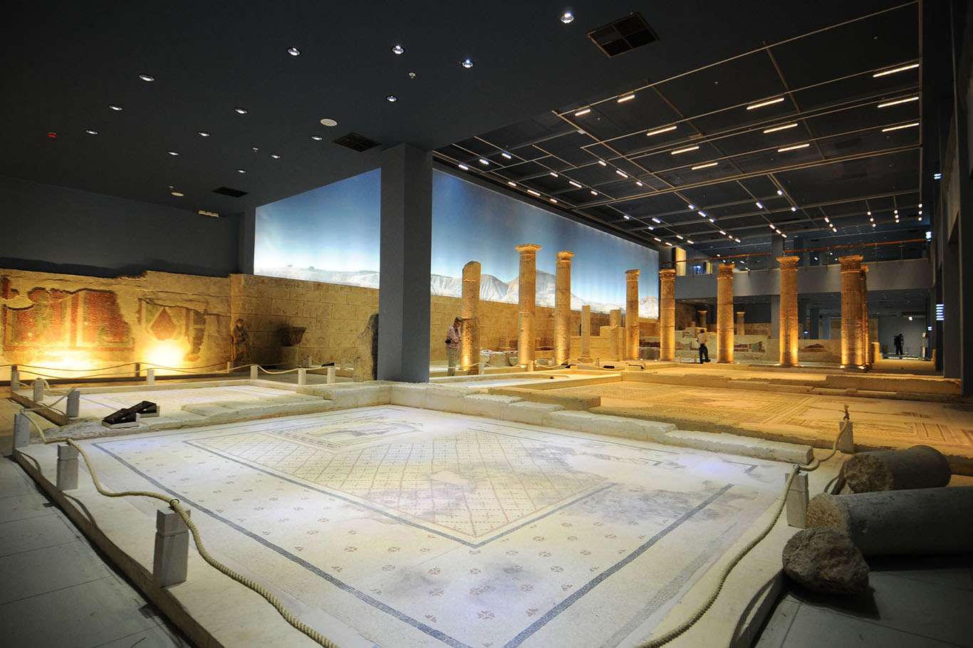 Zeugma Mozaik Müzesi 1 ay boyunca gece ziyaretine açık olacak Zeugma Mozaik Müzesi 1 ay boyunca gece ziyaretine açık olacak
